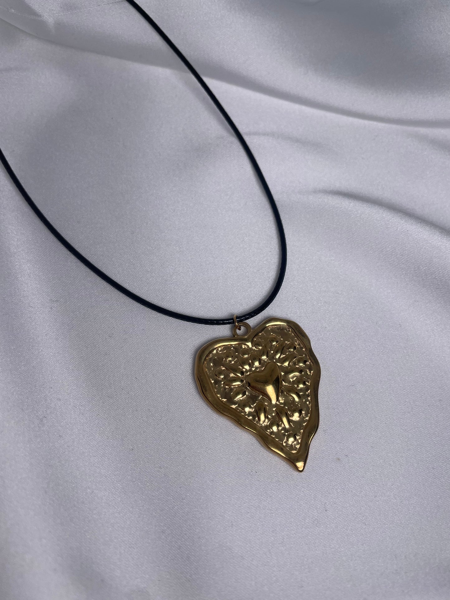 "amore" necklace gold