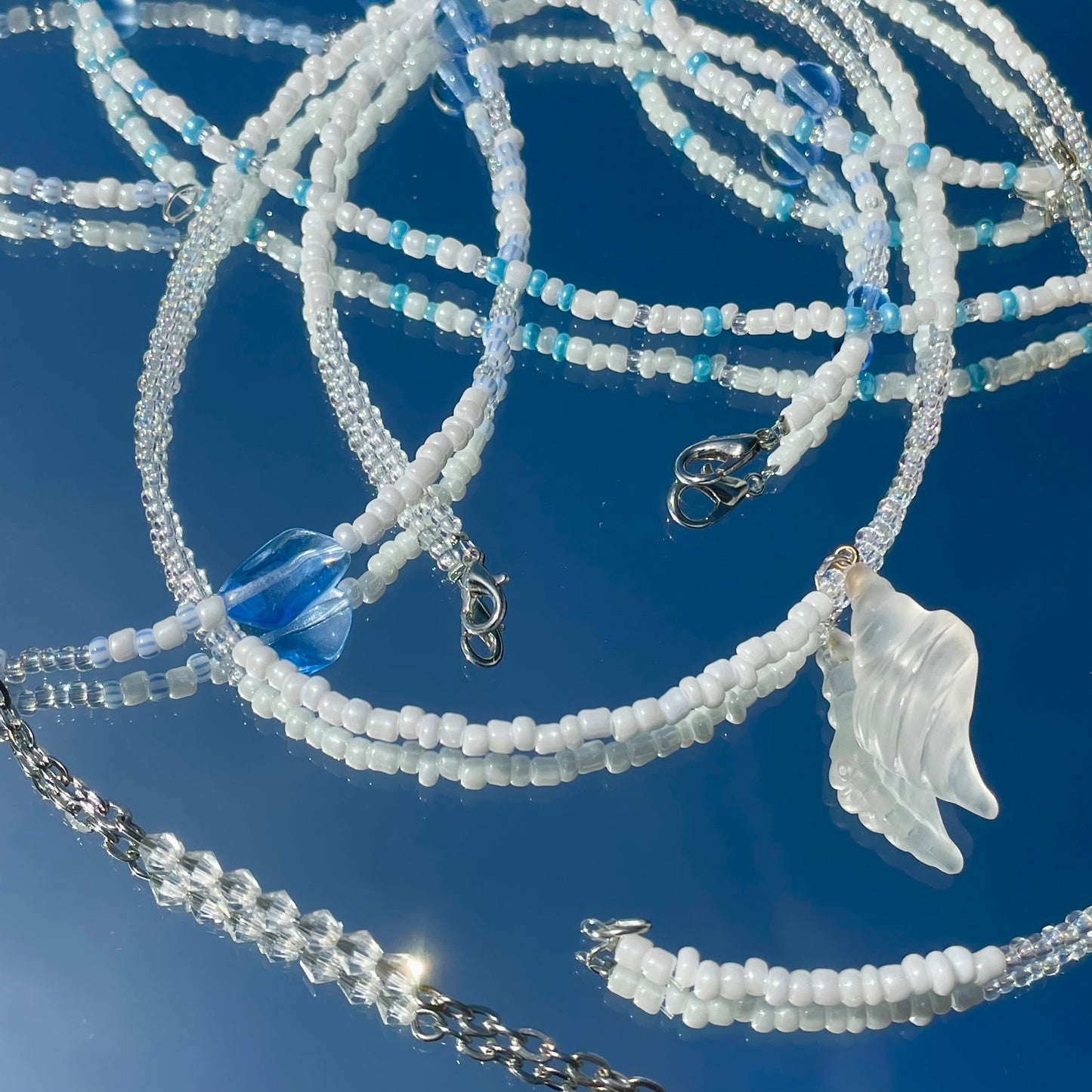 „clear waters“ belly chain